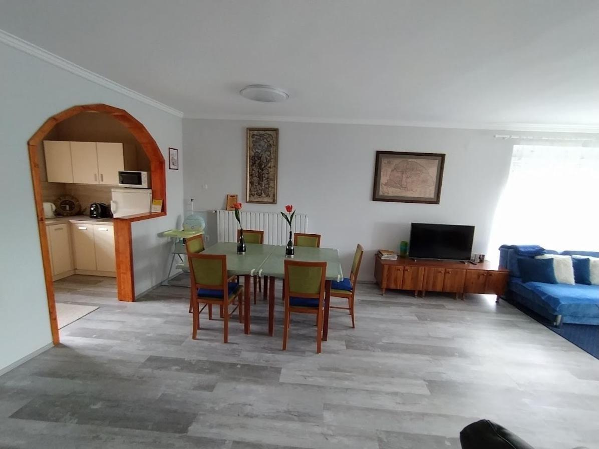 Vila Borbarat Vendeghaz Eger Exteriér fotografie